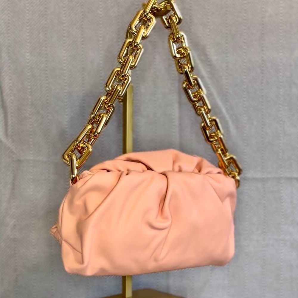 !SOLD! NWT Rare Auth Bottega Veneta Peachy Chain Bag